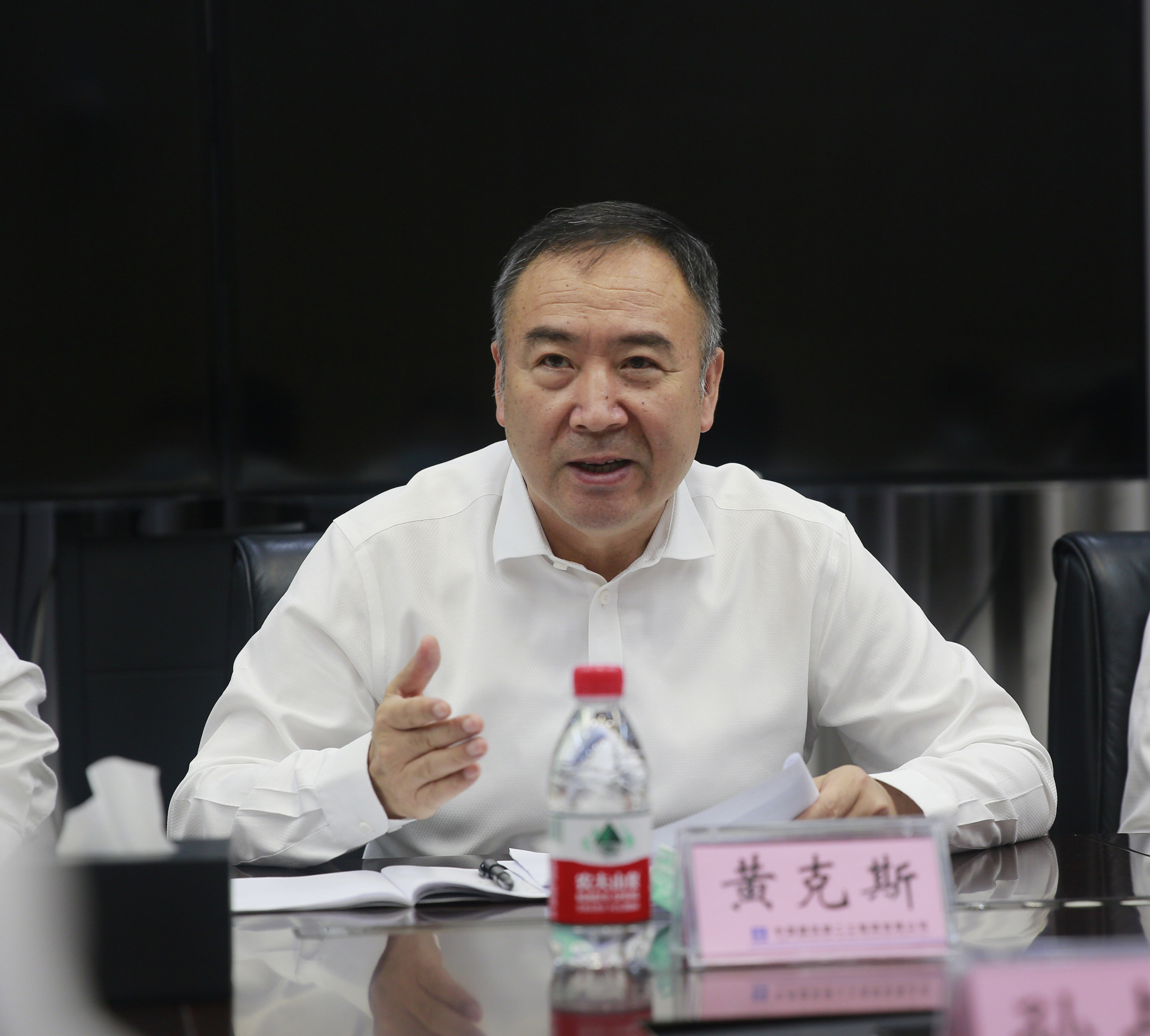 黄 新.jpg 黄 新.jpg