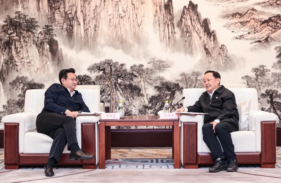 会谈合影.jpg 会谈合影.jpg