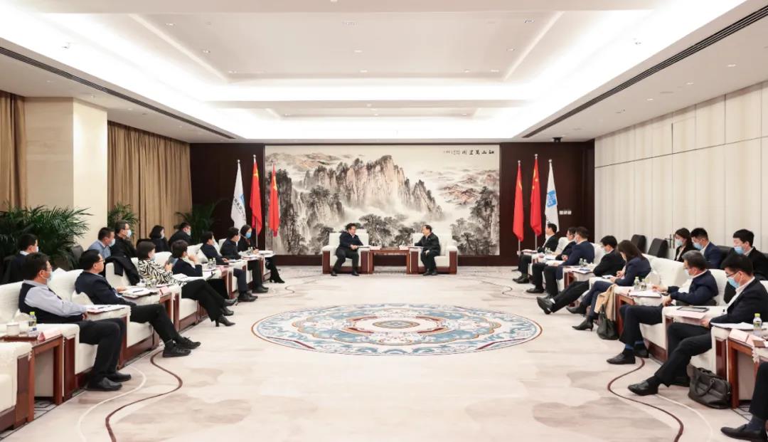 全景合影.jpg 全景合影.jpg