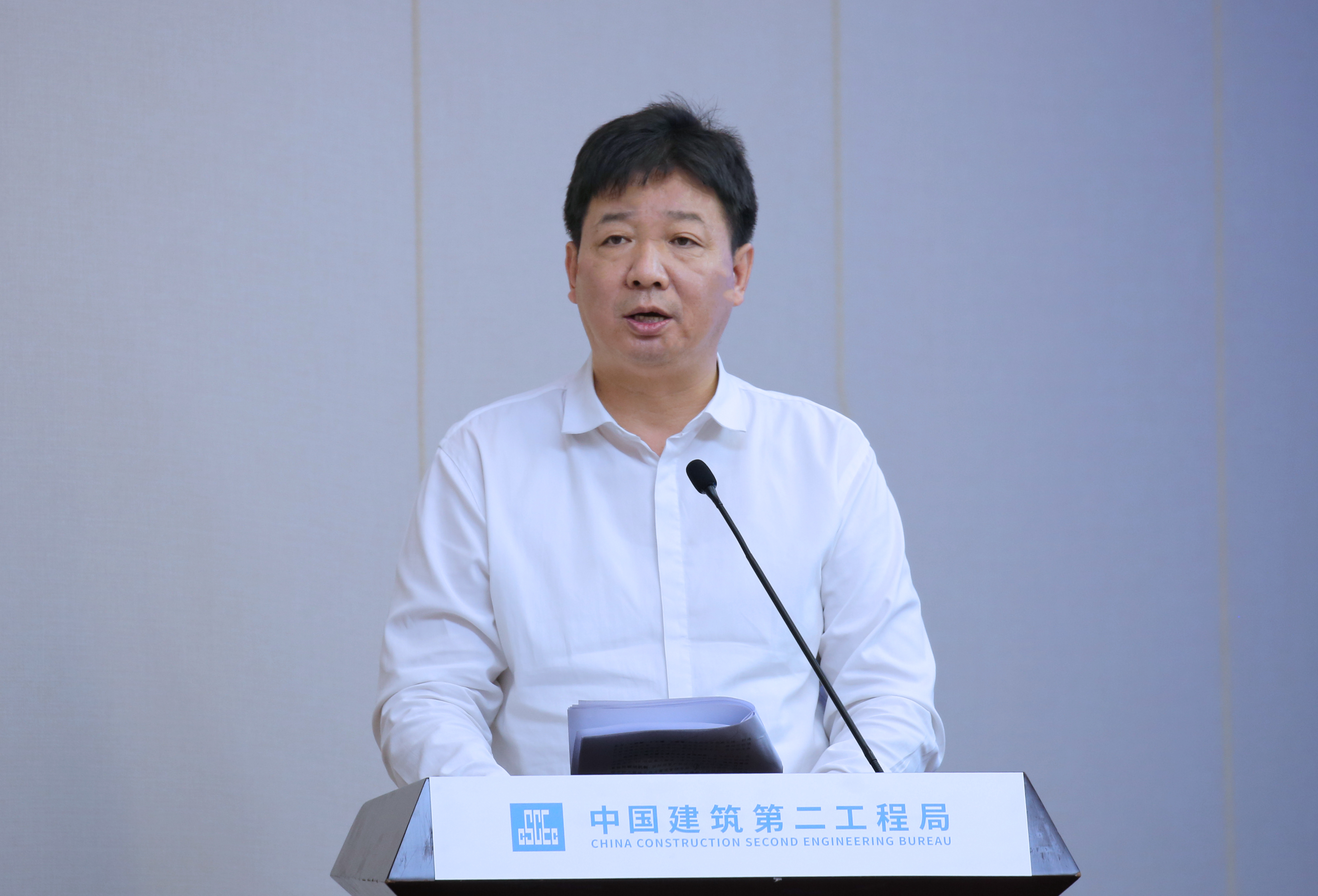 李局特写ps.jpg 李局特写ps.jpg