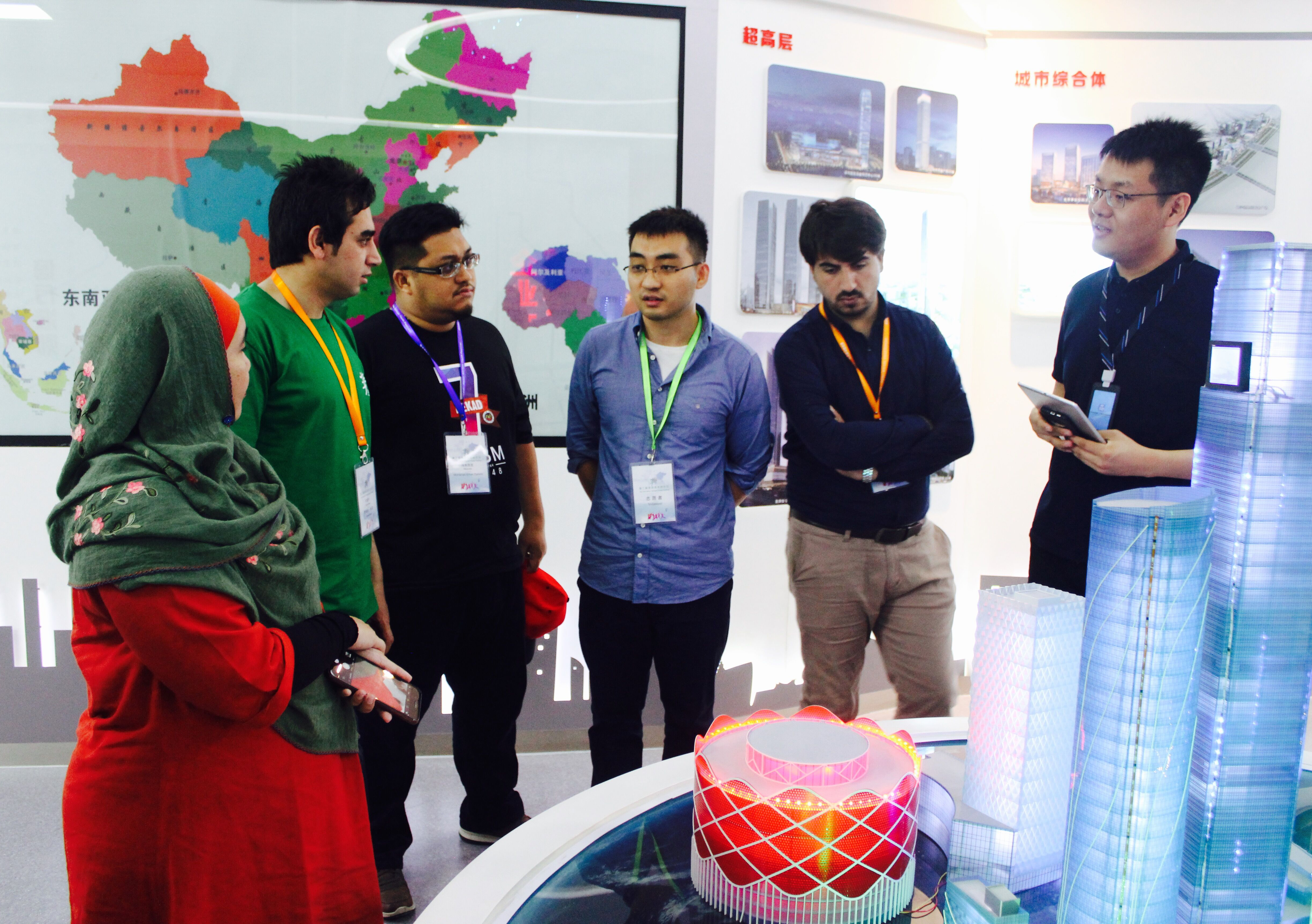 第三届“亚非青年联欢会”青年代表团到我局交流.jpg 第三届“亚非青年联欢会”青年代表团到我局交流.jpg