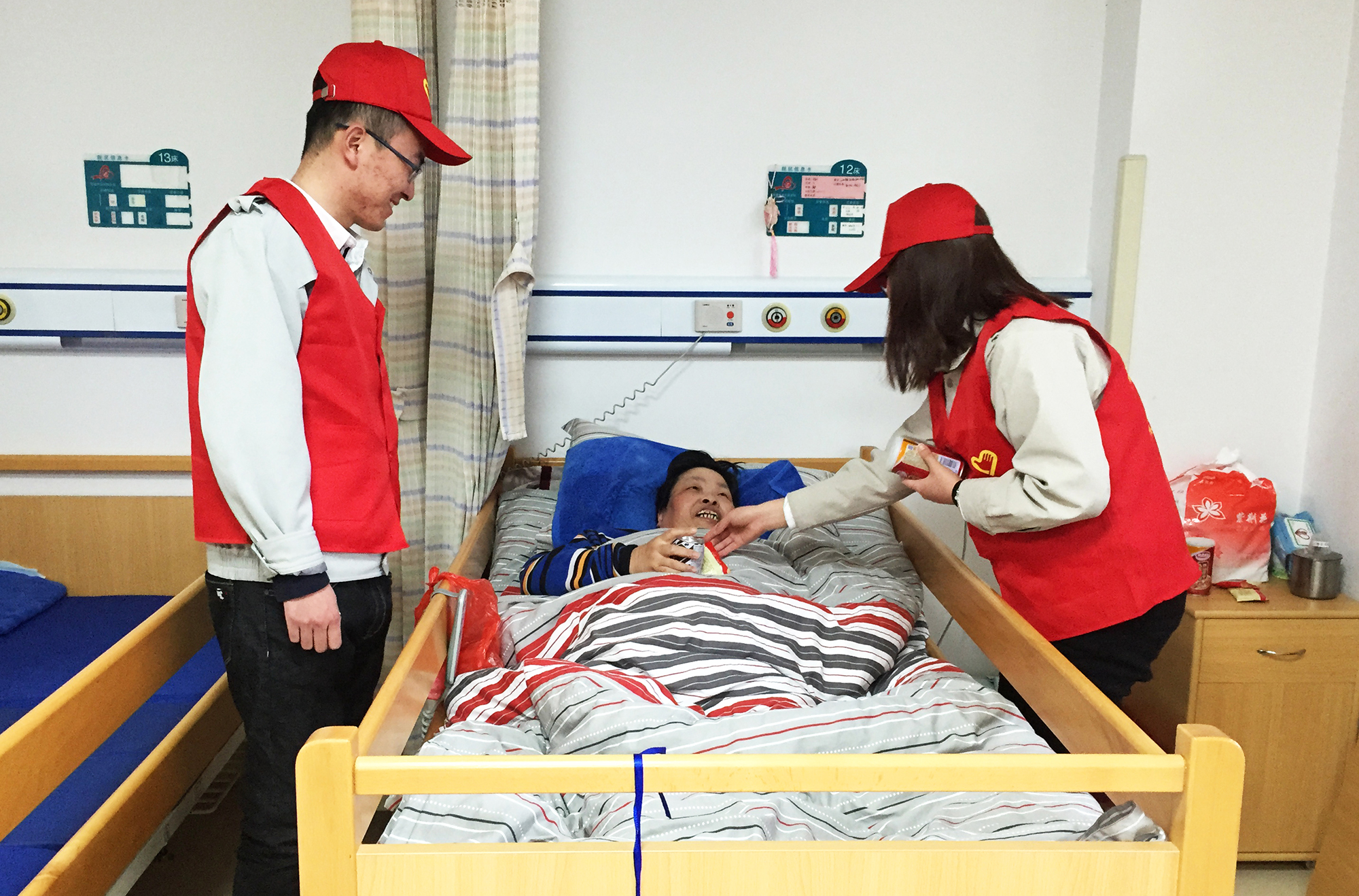 传承新时代雷锋精神,争做二局新青年先锋——局属各单位开展学雷锋主题志愿活动5.jpg 传承新时代雷锋精神,争做二局新青年先锋——局属各单位开展学雷锋主题志愿活动5.jpg