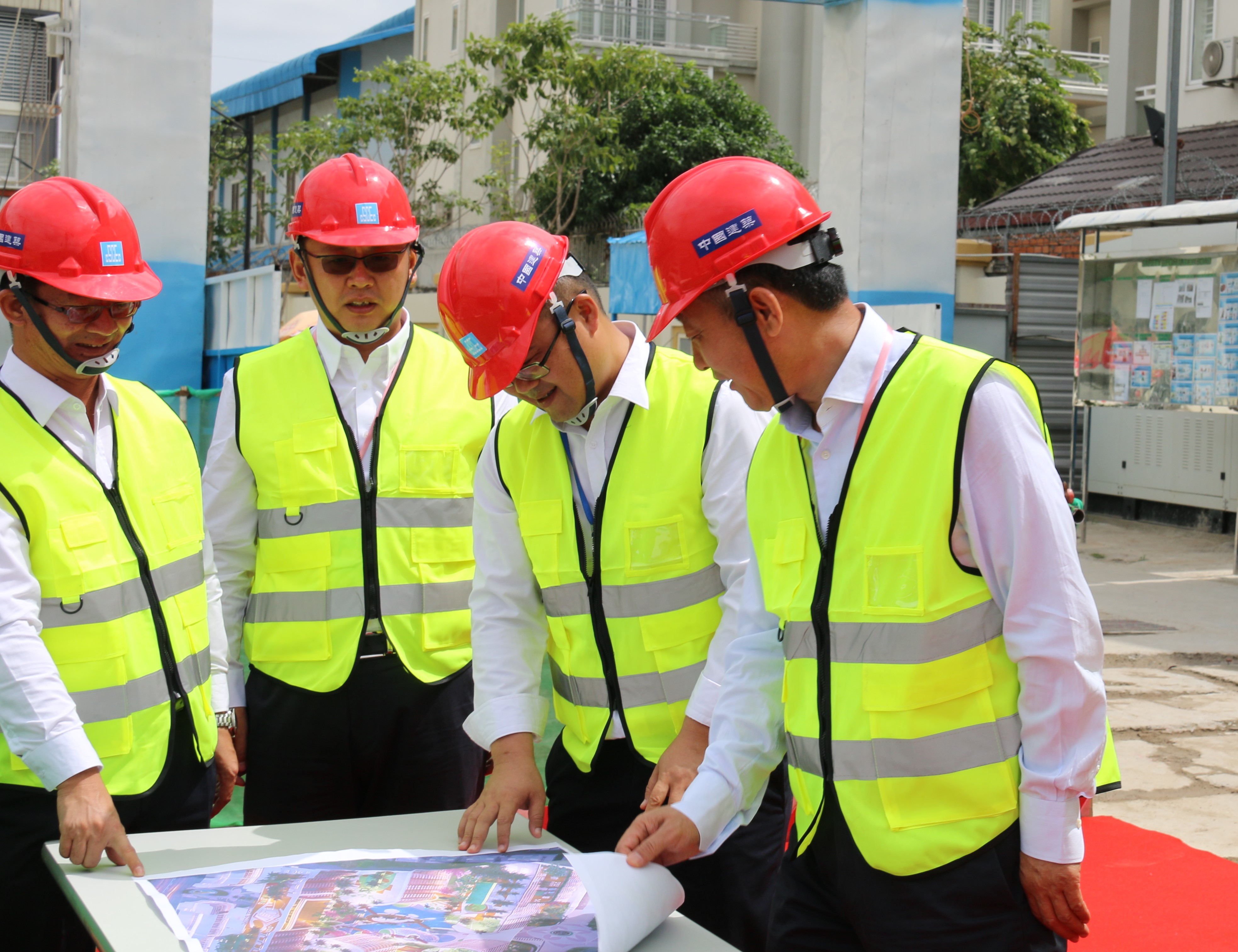 中建集团总经理,党组副书记王祥明调研柬埔寨项目