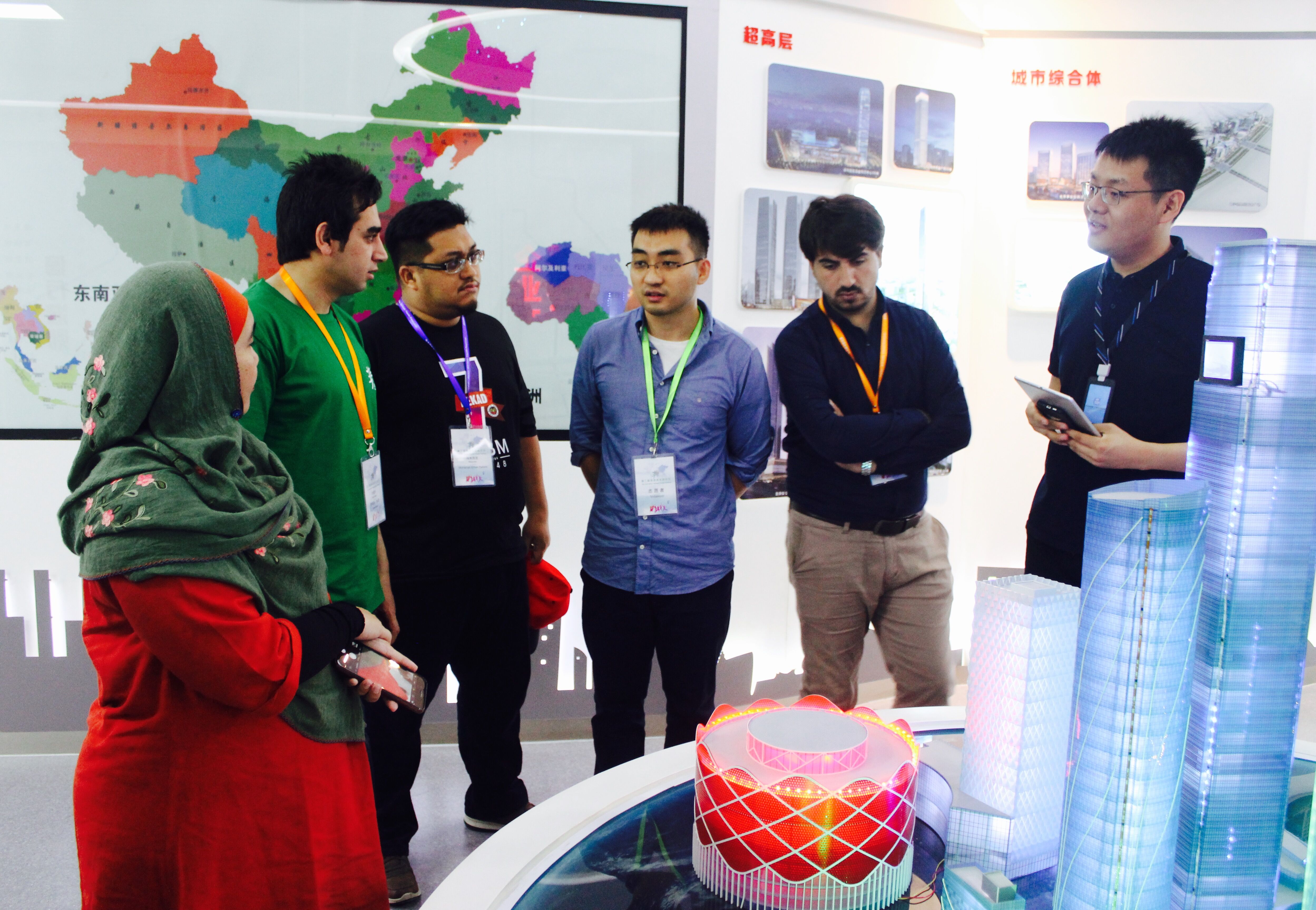 第三届“亚非青年联欢会”青年代表团到我局交流.jpg 第三届“亚非青年联欢会”青年代表团到我局交流.jpg