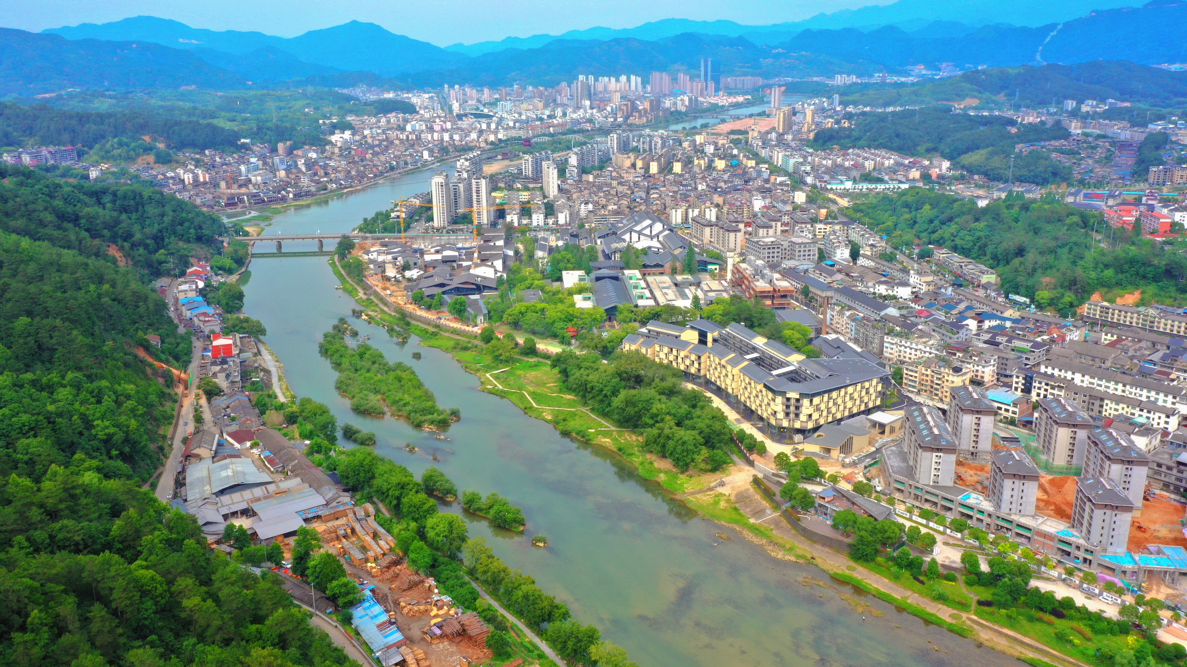 实景航拍 (2).jpg